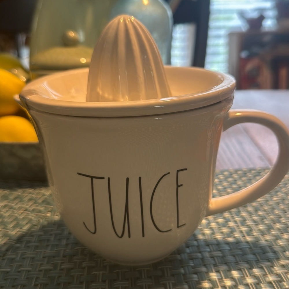 NEW Rae Dunn JUICE ceramic juicer